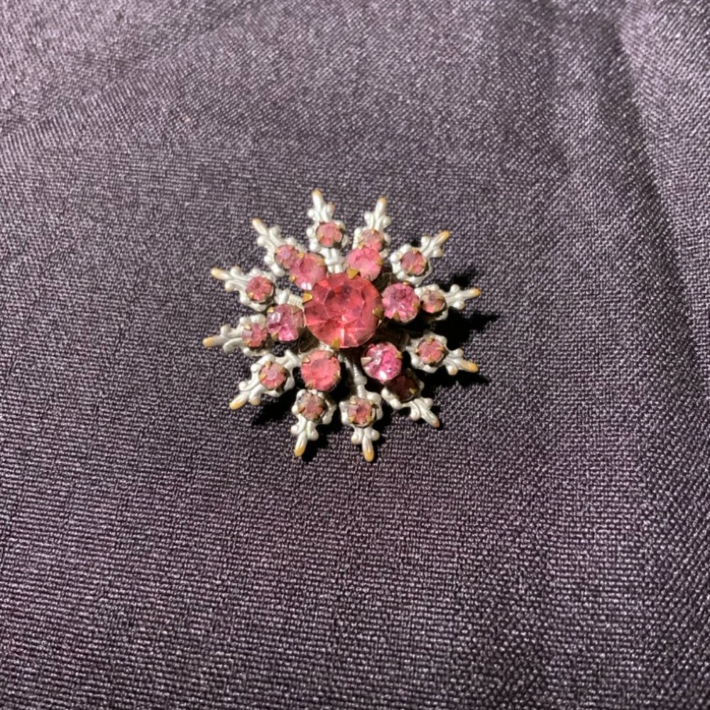 Vtg. Red and Clear Rhinestone‎ Snowflake Brooch (Br)